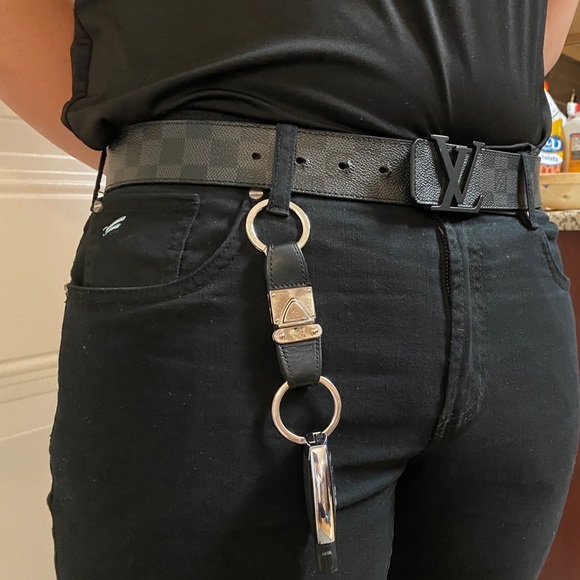 Louis Vuitton Nomade Valet Keychain - Picture 7 of 9